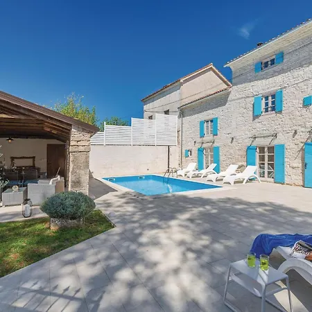 Holiday home 4 Bedroom Lovely In