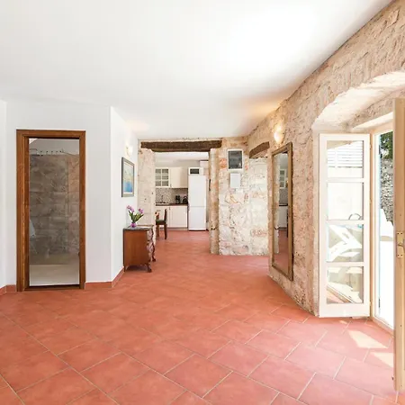 Holiday home 4 Bedroom Lovely In Kringa