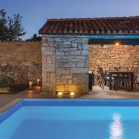 4 Bedroom Lovely In Kringa
