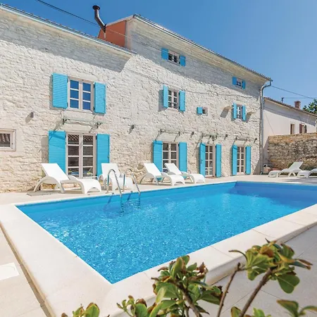 Holiday home 4 Bedroom Lovely In