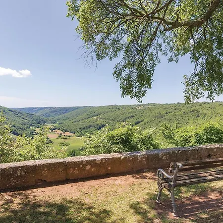 4 Bedroom Lovely In Holiday home *