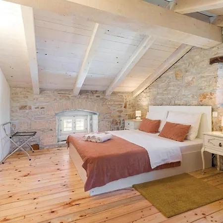 Four-bedroom In Kringa